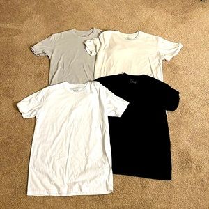 🔥 LOT OF (4) True Classic Crew Neck Tees ~ Size Medium ~ MINT CONDITION